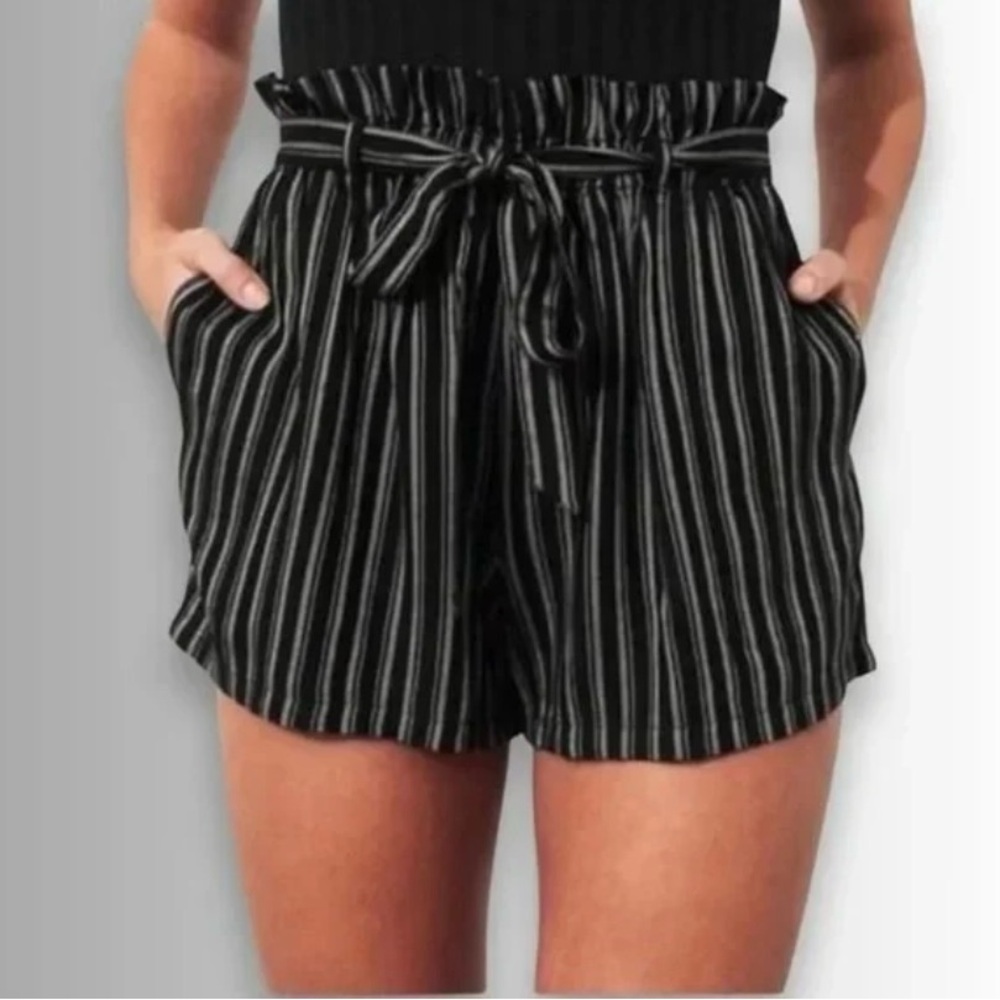 Hollister ultra high rise paper bag shorts